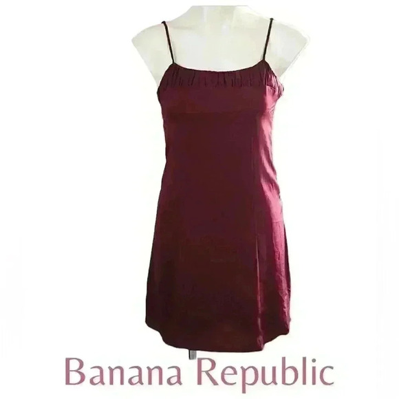 Banana Republic Dresses & Skirts - Banana Republic Mini Slip-On Dress